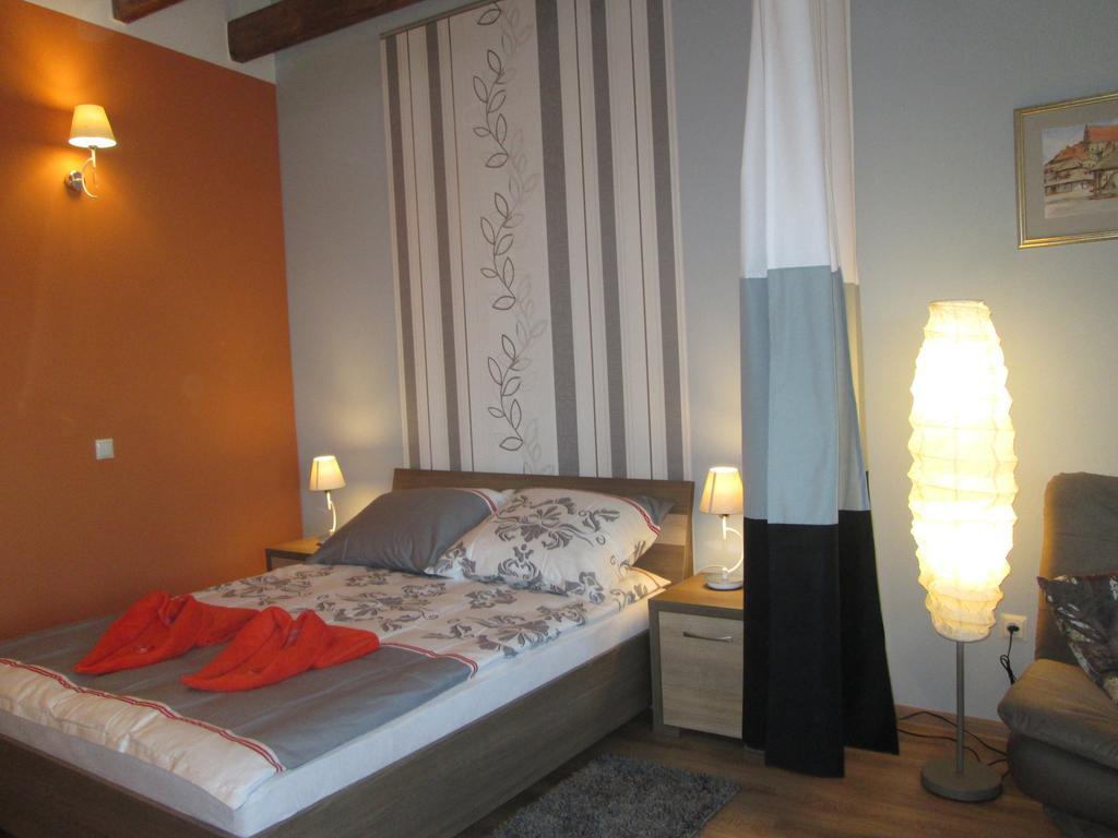 Apartamenty Przy Farze كاجيمير دولنه الغرفة الصورة